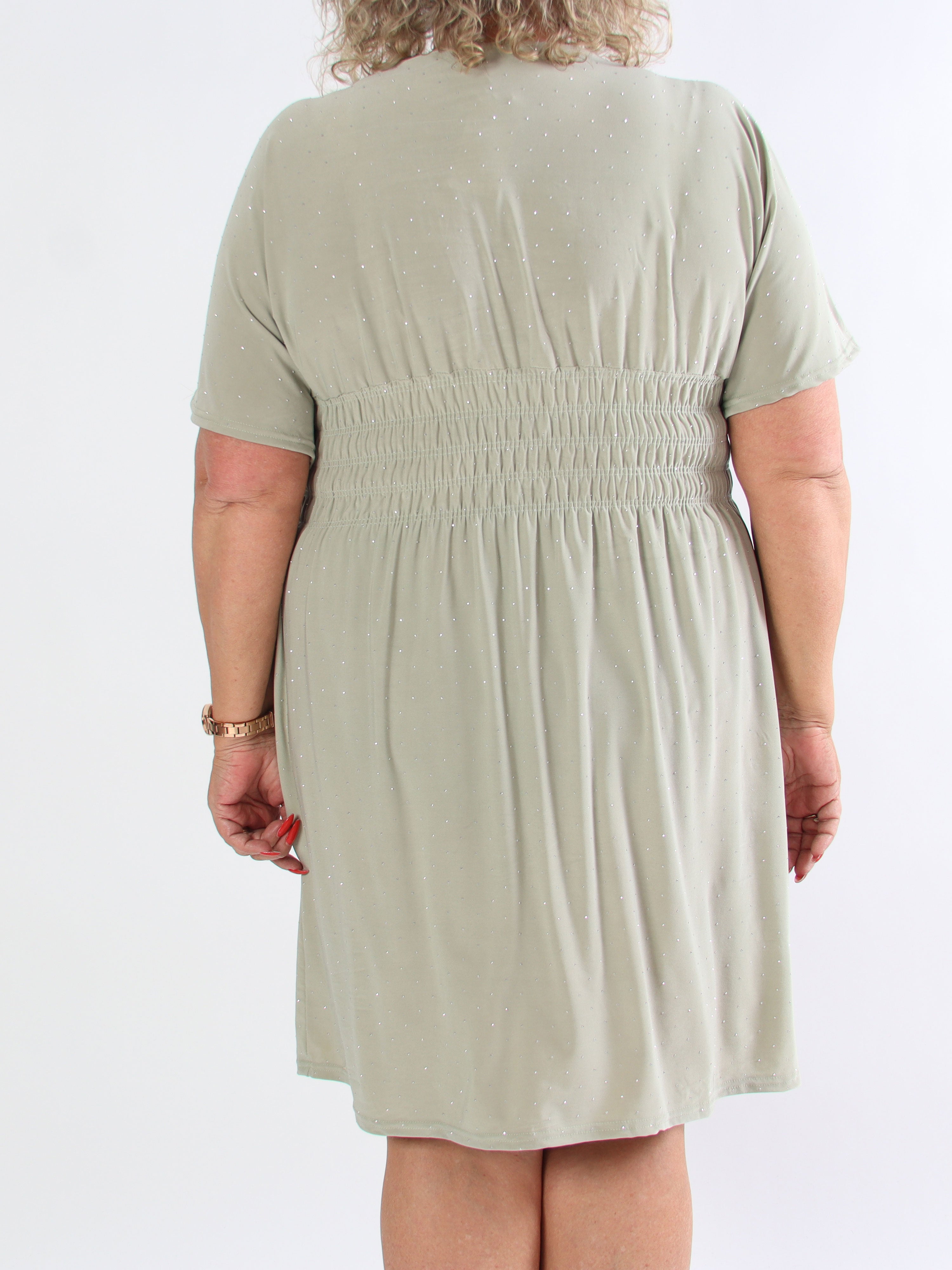Pams Crystal Short - Kort elastisk plus size klänning med strass